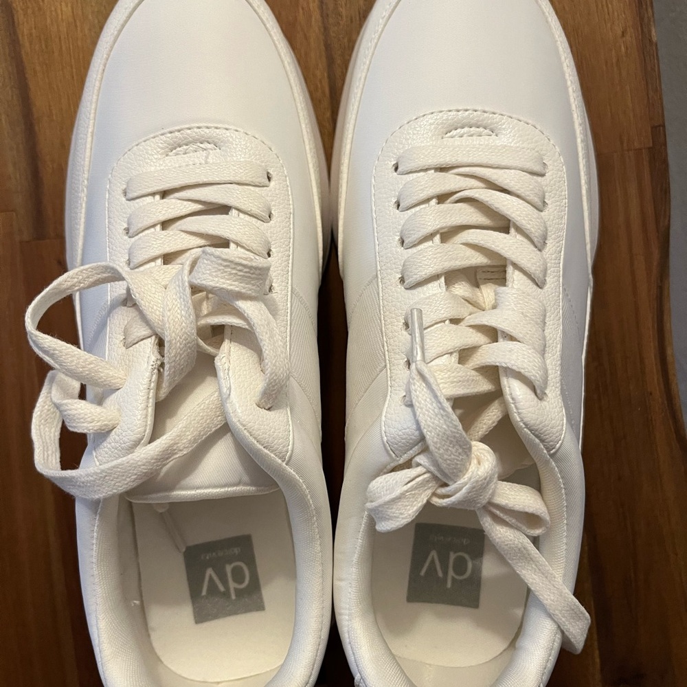 DV by Dolce Vita Women’s  White Sneakers